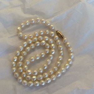 Natural Freshwater Pearl necklace